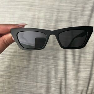 Retro Slim Cat Eye Frames Black/Black